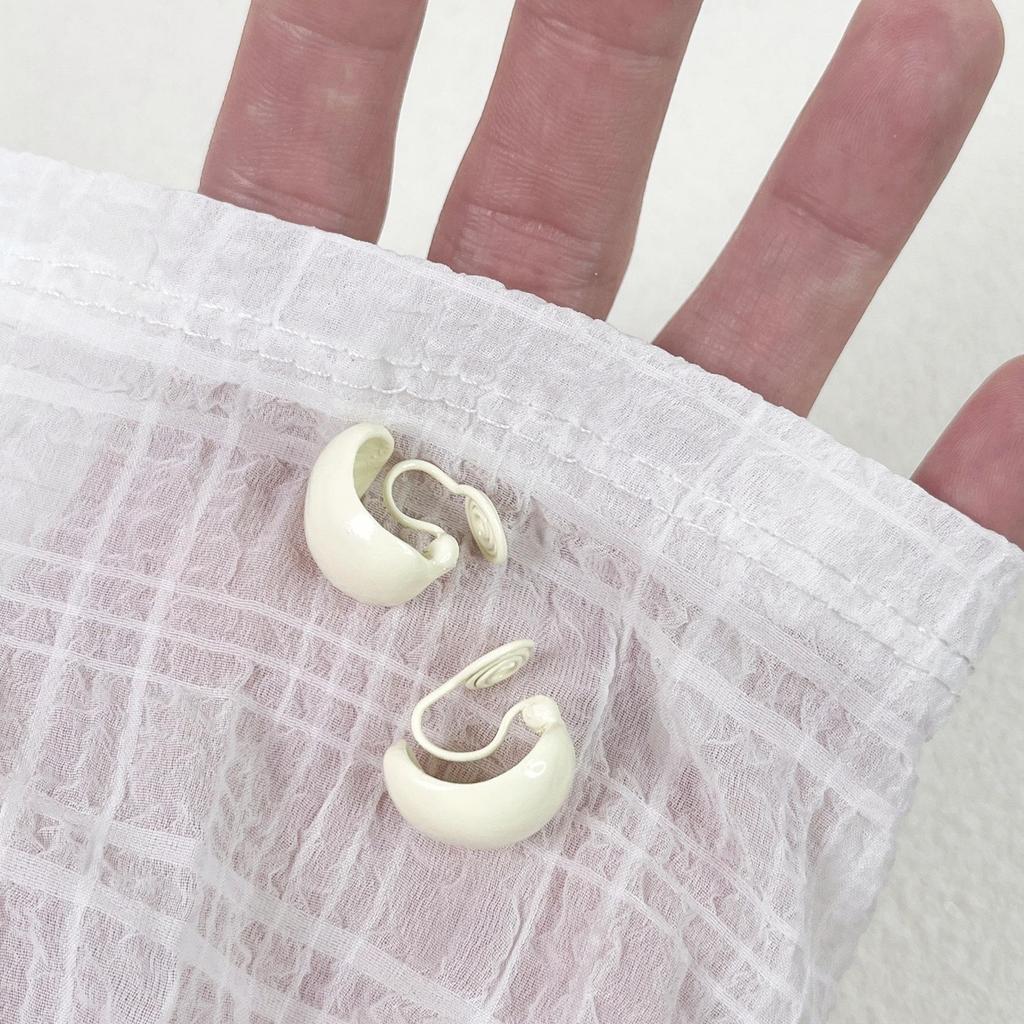 Vintage French Pearl No-Pierce Earrings: Elegant Luxury Clip-ons for Women