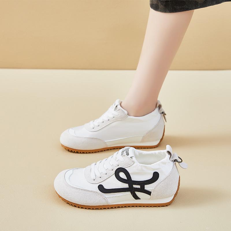 Women's new heightening sports board shoes in summer, mesh breathable little white shoes