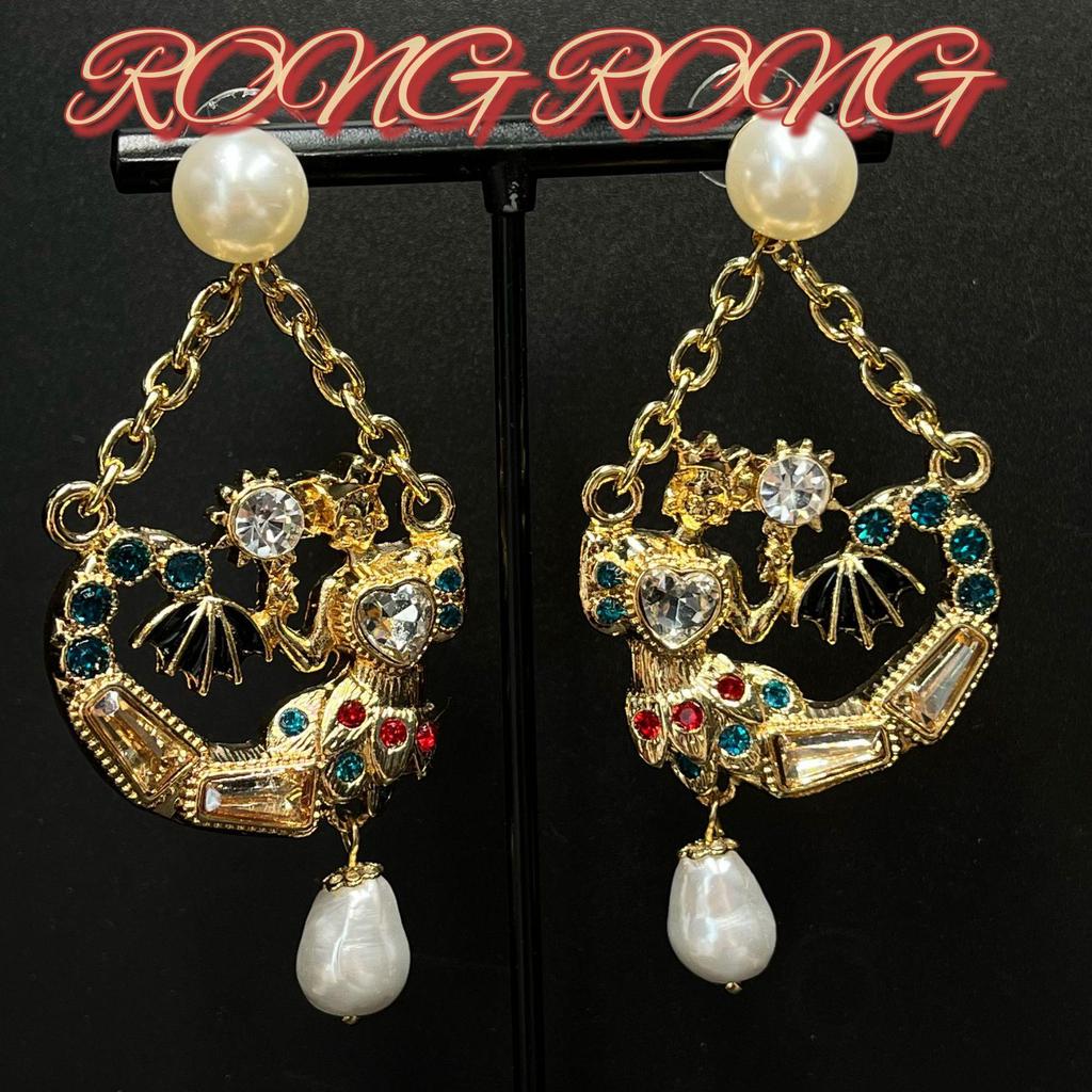 Vintage Mermaid Pearl Art Earrings: Retro, Handmade, and Exquisite.
