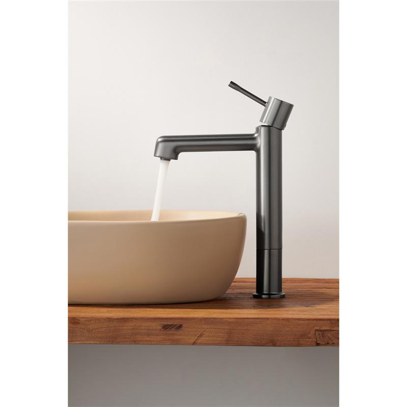 Tuqiu Bateria Umywalkowa Mosiężna Obrotowa Wysoka Bateria Umywalkowa Mieszacz Zimnej i Ciepłej Wody Bateria Umywalkowa Montowana na Blacie Czarna/Chromowana Bateria