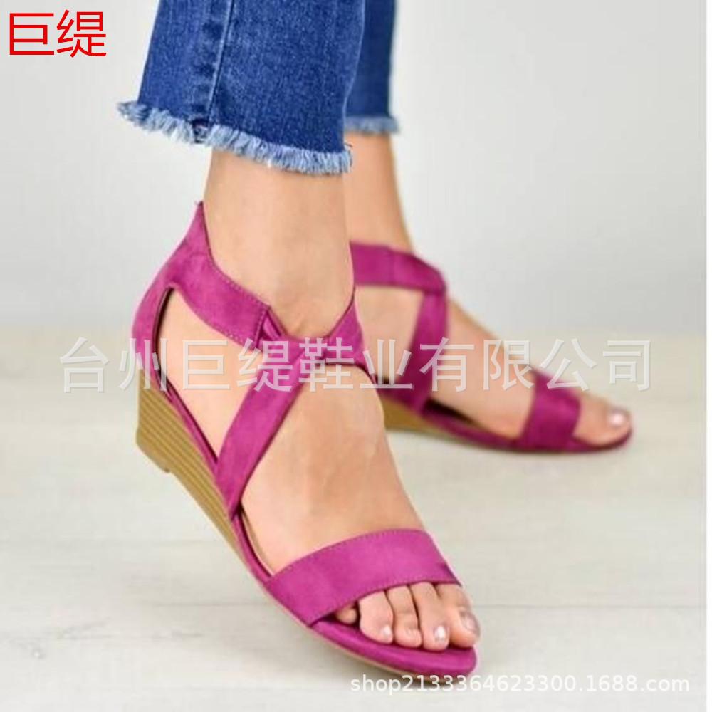 

Гигантские Ti многолетние пятна 2020 новые пожелания римский стиль внешняя торговля большой размер женские танкетки сандалии на плоской подошве 43 розы красного