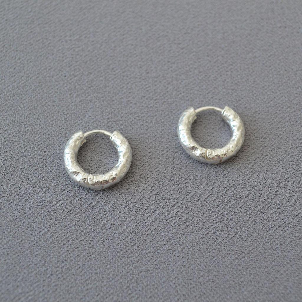 European & American Retro Brass Gold-Plated Hammered Circle Earrings
