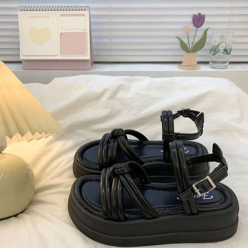 Silver platform sandals female 2025 summer new retro student wear Korean version of versatile design fairy sandals