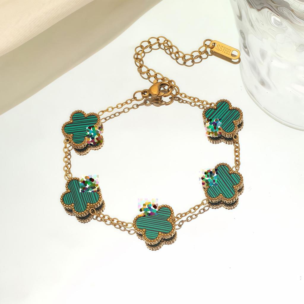 European & American Four-Leaf Clover Bracelet for Women - Simple, Elegant Luxury In Titanium Steel