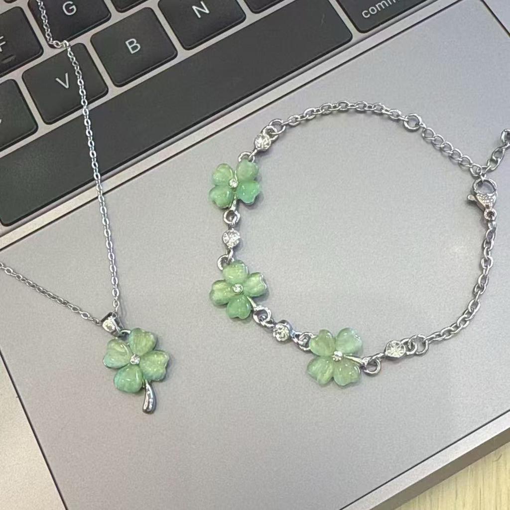 Opal Four-leaf Clover Lucky Bracelet