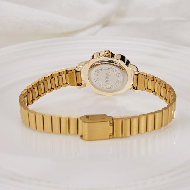 Vintage Fashion Diamond-Encrusted Medieval Temperament Dial, Small And Trendy Versatile Flower-Shaped Steel Belt Women'S Watch