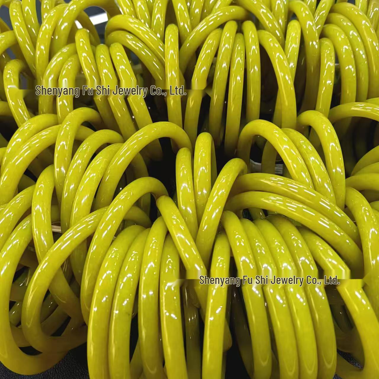 Xiuyan Jade Thin Round Bracelet - Ding Dang Beauty Avocado Green 60/61