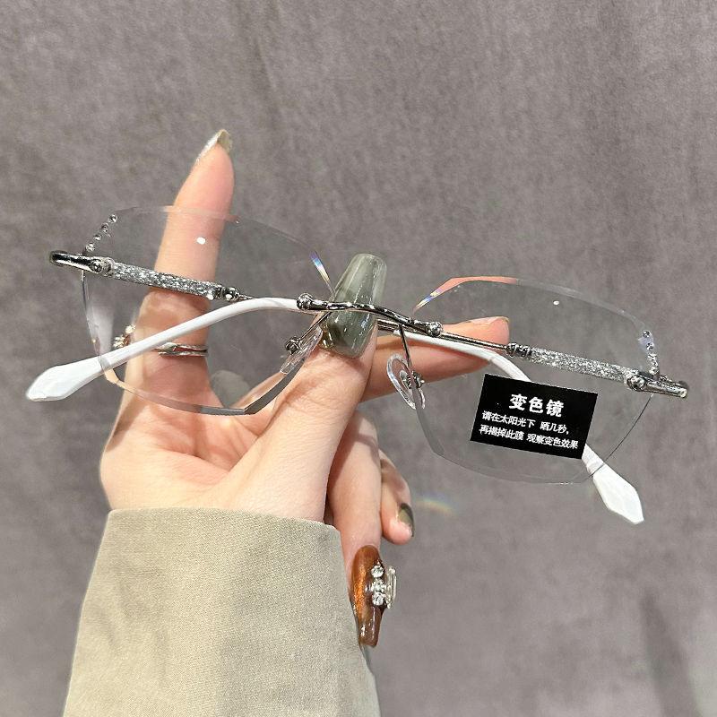 

Shining Women S Reading Glasses Change Color In Sunlight Borderless Eyeglass Lens Design Metal Eyeglass Legs +4.0