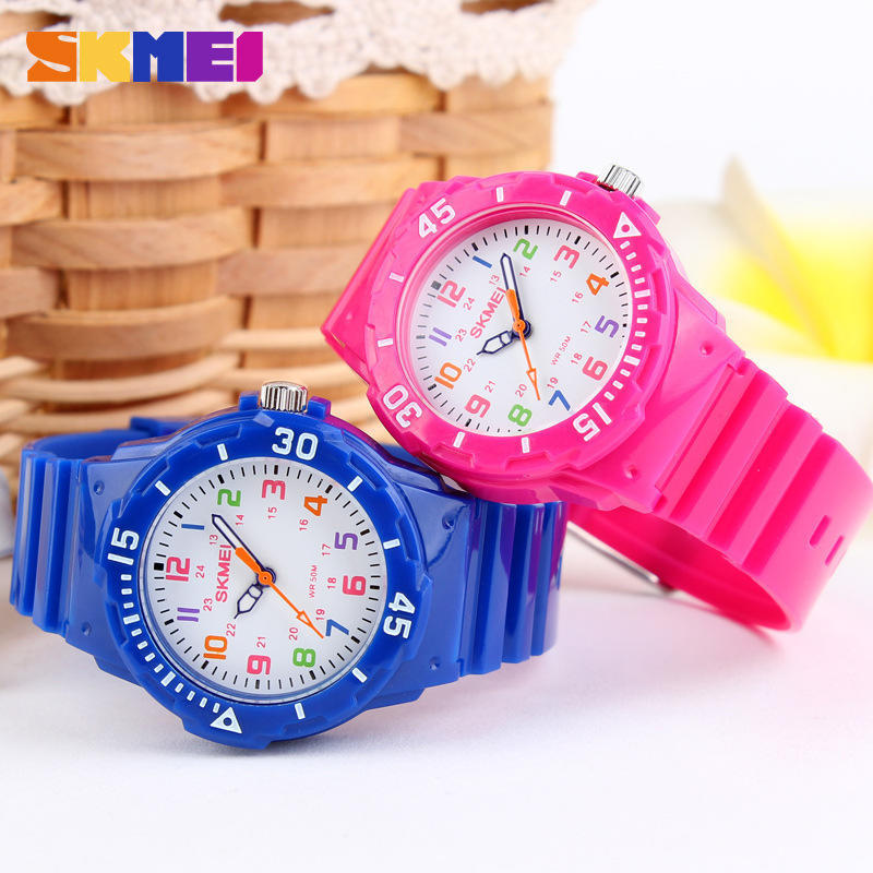 Trendy Fashion Children's Watch Waterproof, Simple and Lightweight Primary School Sports Quartz Watch