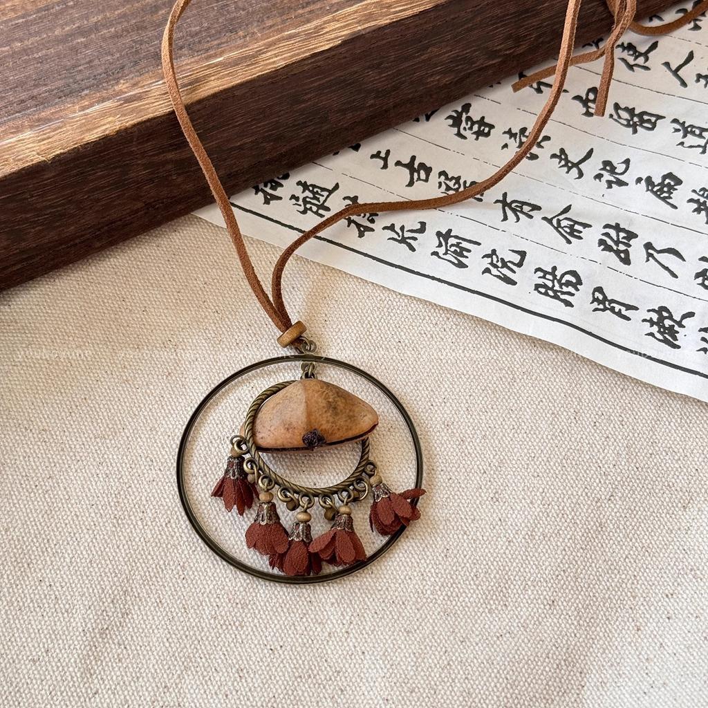 Zen ethnic style plant nut shell braided rope necklace women's new Chinese niche design sweater chain daily accessories