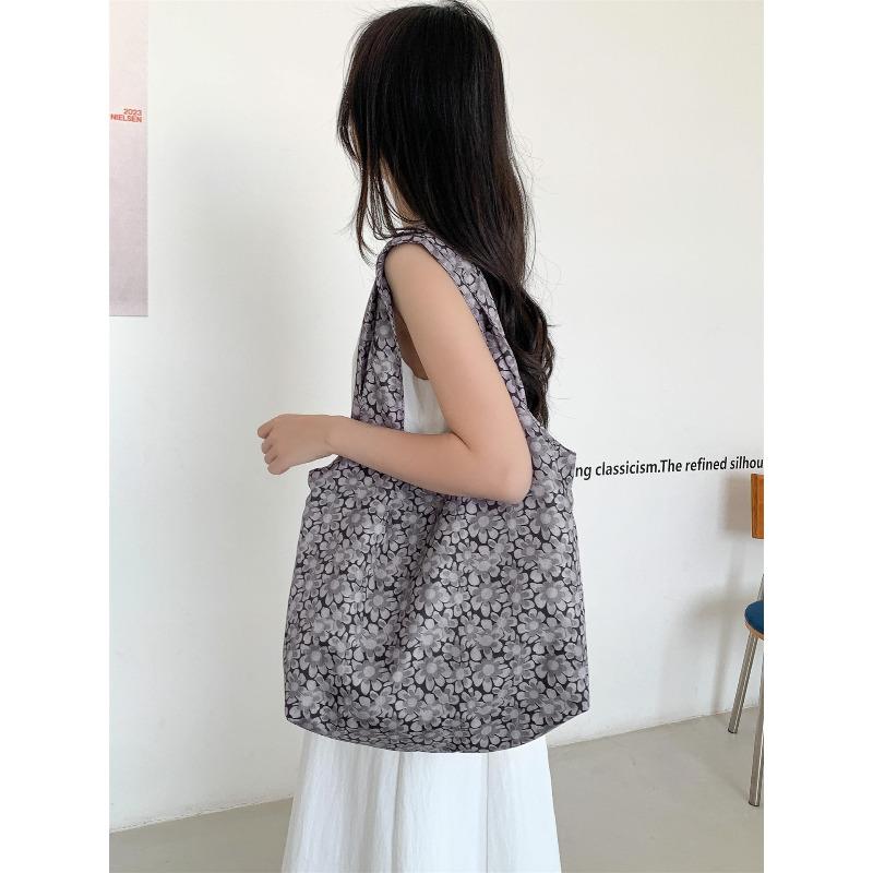 

Large capacity shoulder bag women s casual printed nylon tote bag lazy wind spring and summer new shopping commuter bag чёрный