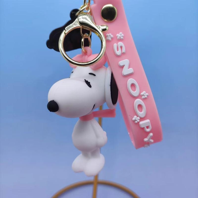 Snoopy adorable doll mobile phone keychain pendant silicone car backpack couple key ring pouch pendant creative keychain