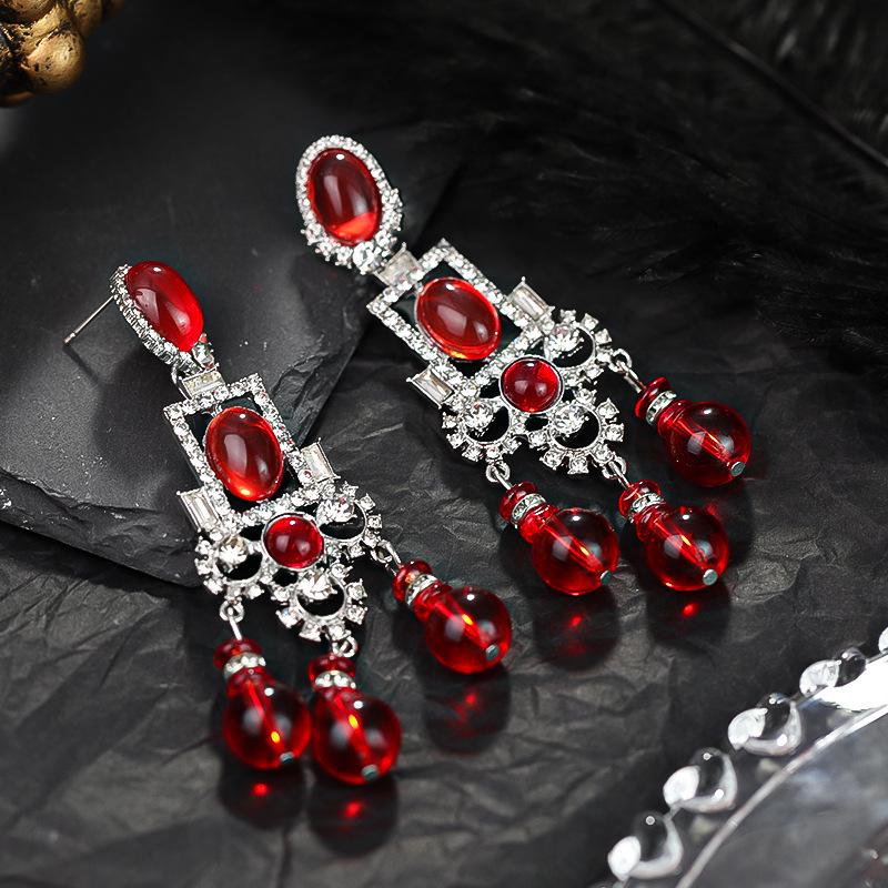 Vintage Ethnische Quastenohrringe mit Rubin - Langes, Retro- und Auffälliges Design