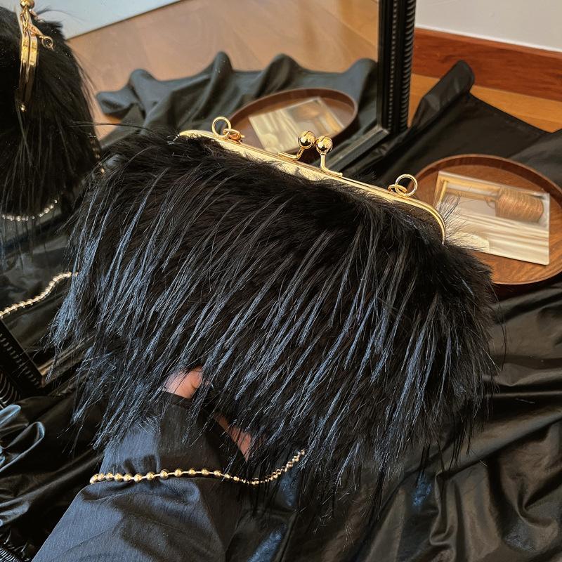 Women's Bag New Autumn and Winter Fashion Casual Wool Bag Messenger Bag Women's Plush Bag Handbag