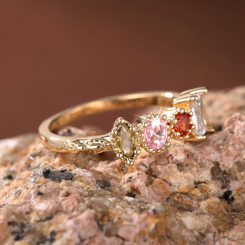 Exquisite Geometric Ring, Light Luxury Simple and Colorful Zircon Ring, Fashionable and Elegant Jewelry.