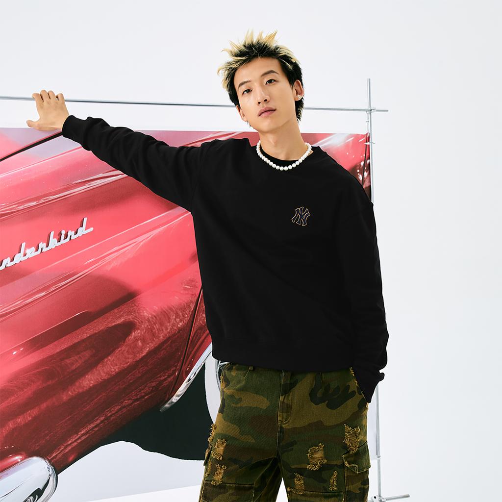 New MLB MONOGRAM Collection New York Yankees 24FW Crew Neck Sweatshirt Unisex Black 3AMTM0444-50BKS