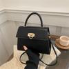 Korean Version of Textured Small Square Bag Chain, Foreign Style Women's Bag Women's 2025 New Fashionable Solid Color Shoulder Messenger Bag