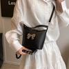 Chic Pu Leather Shoulder Bag 2024 Fashionable Spring Street Style Handbag