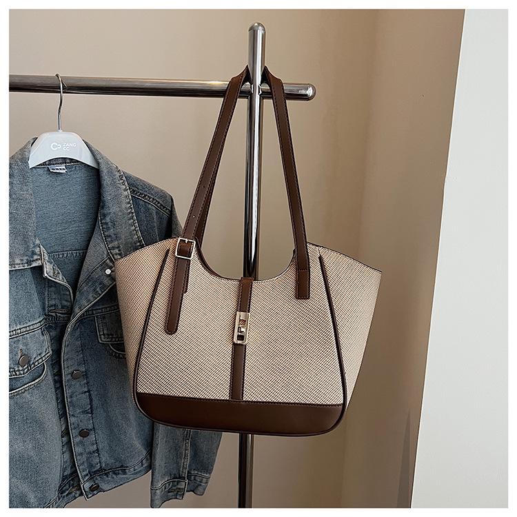 

Versatile High-Capacity Women s Crossbody Shoulder Tote Bag 27x39x12 кофейный