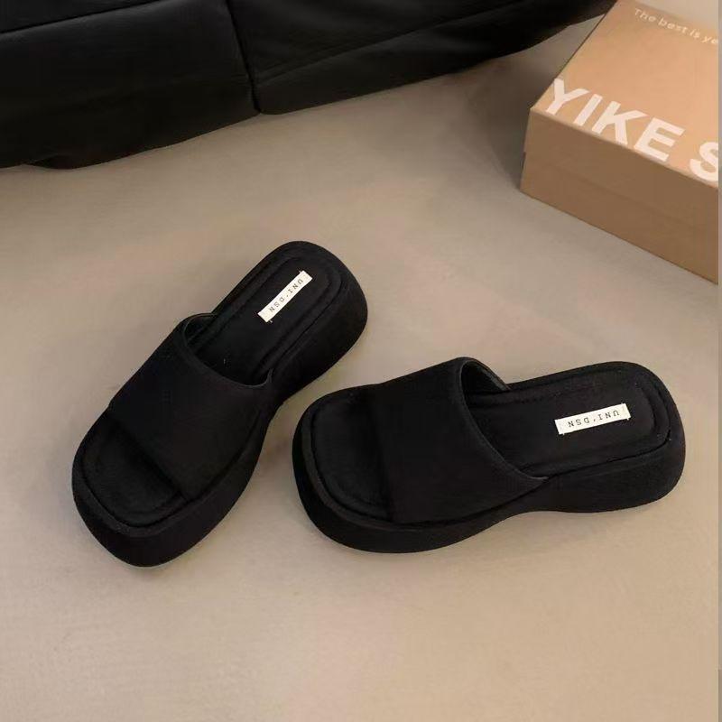 

Крутые шлепанцы на толстой подошве с увеличением роста для летней женской одежды, новые нескользящие шлепанцы на одном ремешке с юбкой, пляжные сандалии 40 чёрный