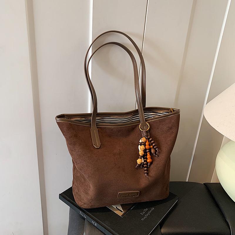 Casual retro temperament new armpit large capacity work commute go shoulder bag