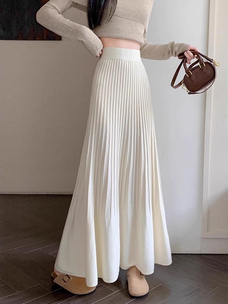 2025 Autumn/Winter Women's A-line Pleated Knit Skirt - Long, Simple, Big Hem Umbrella Design