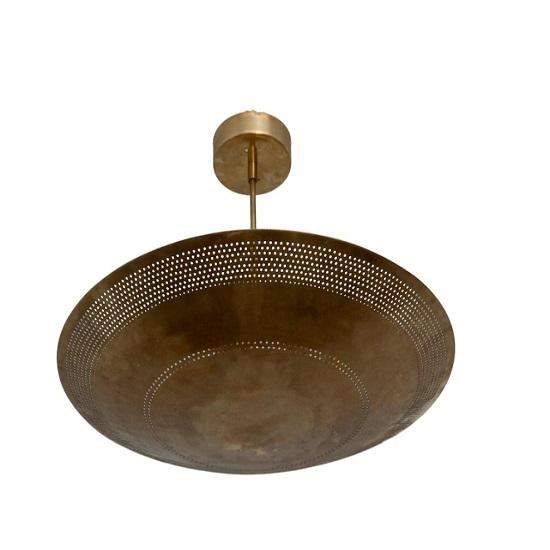 

Люстра Спутник з необробленої латуні | Перфорований стельовий світильник в стилі модерн середини століття