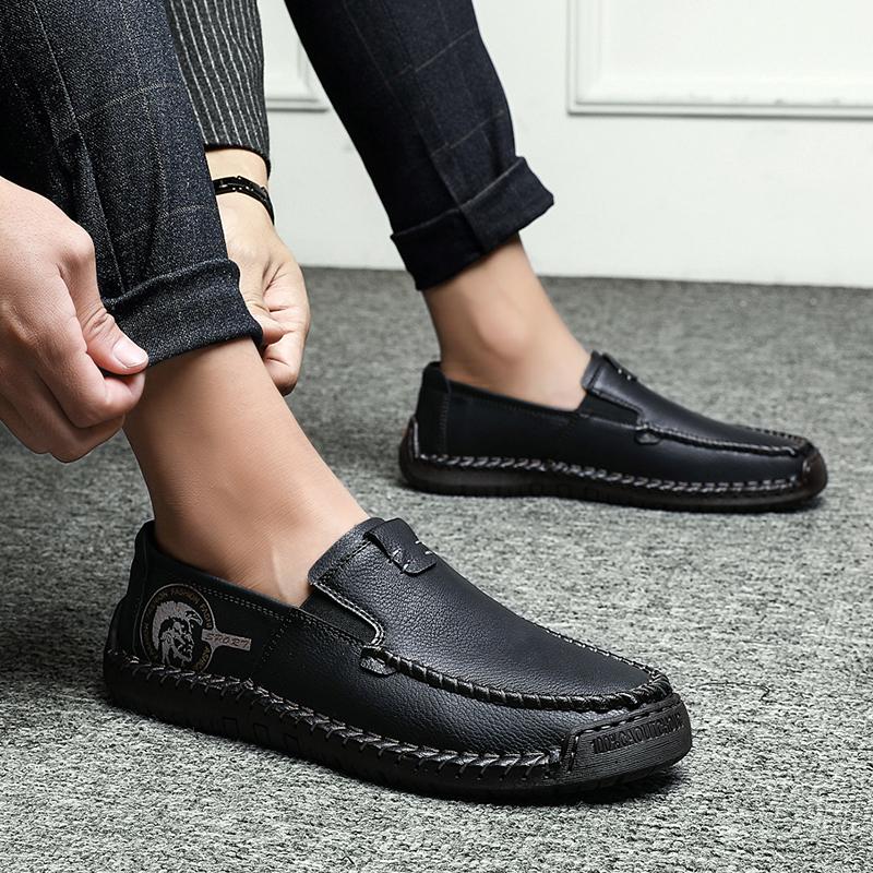 Plus Size მამაკაცის გაყოფილი ტყავის ჩვეულებრივი ტყავის ფეხსაცმელი მამაკაცის ლოფერები კომფორტული მართვის ფეხსაცმელი მოკასინი მამაკაცის ბრტყელი ფეხსაცმელი