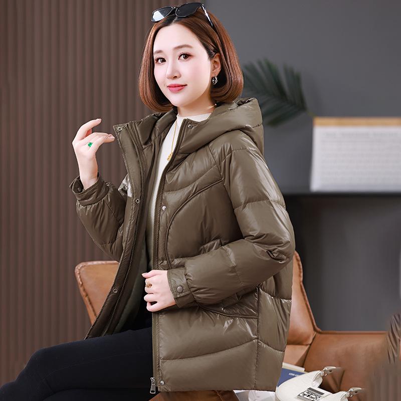 

Стильная зимняя короткая пуховая куртка 2024 года для женщин среднего возраста - Свободное, омолаживающее хлопковое пальто L (suggested for 121-132 jin) кофейный