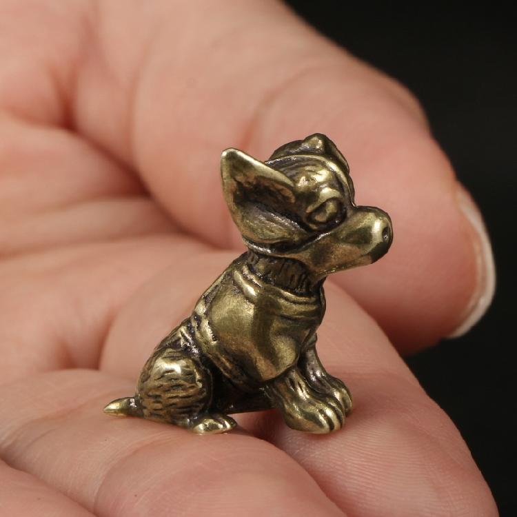 Intricately Carving Brass Dog Figure Solid Copper Puppy Sculpture Ornament for Art Enthusiasts and Desk Decoration