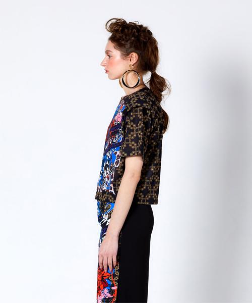 GREEDILOUS Padded Shoulder T-Shirt