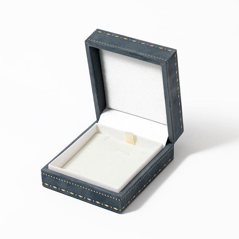 Luxurious Velvet Jewelry Box with Thickened Right-Angle Convex Edges for Rings, Pendants, and Bracelets