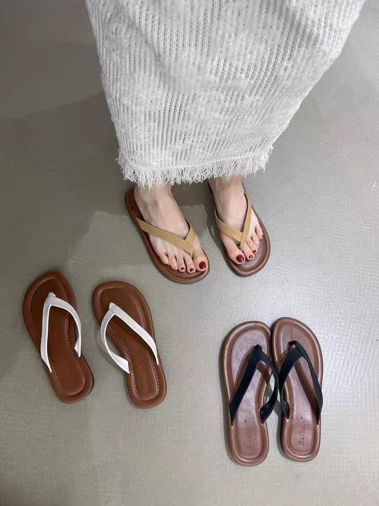 Flat-bottomed Cool Slippers Women's Summer Wear Internet Celebrity Ins Trendy Fashion Versatile Flip-flops Women's Simple Toe Beach Shoes