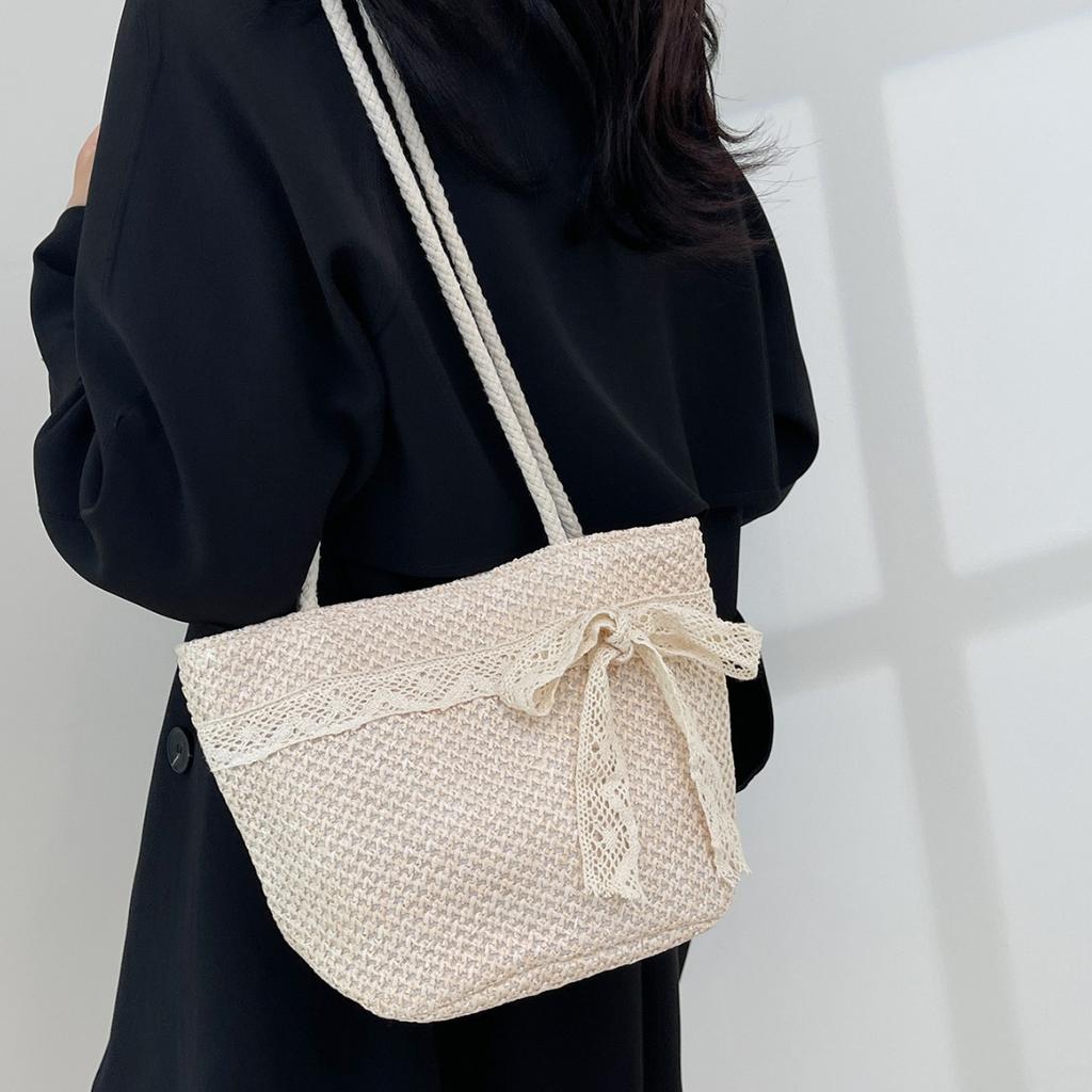 Fashion hand-woven shoulder bag, new large-capacity bag, female tote vacation beach niche bucket straw bag