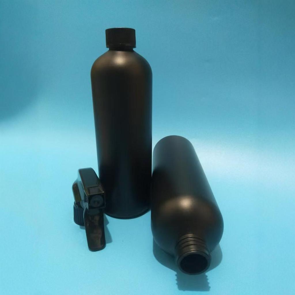 300ml Spray Bottle for Car Coating and Oil Stain Cleaner, PE Plastic Material, Cylindrical Design, 500ml Capacity