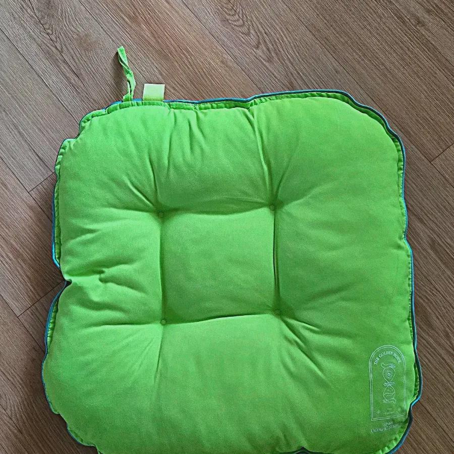 

IU Подушка для концерта «Золотой час»