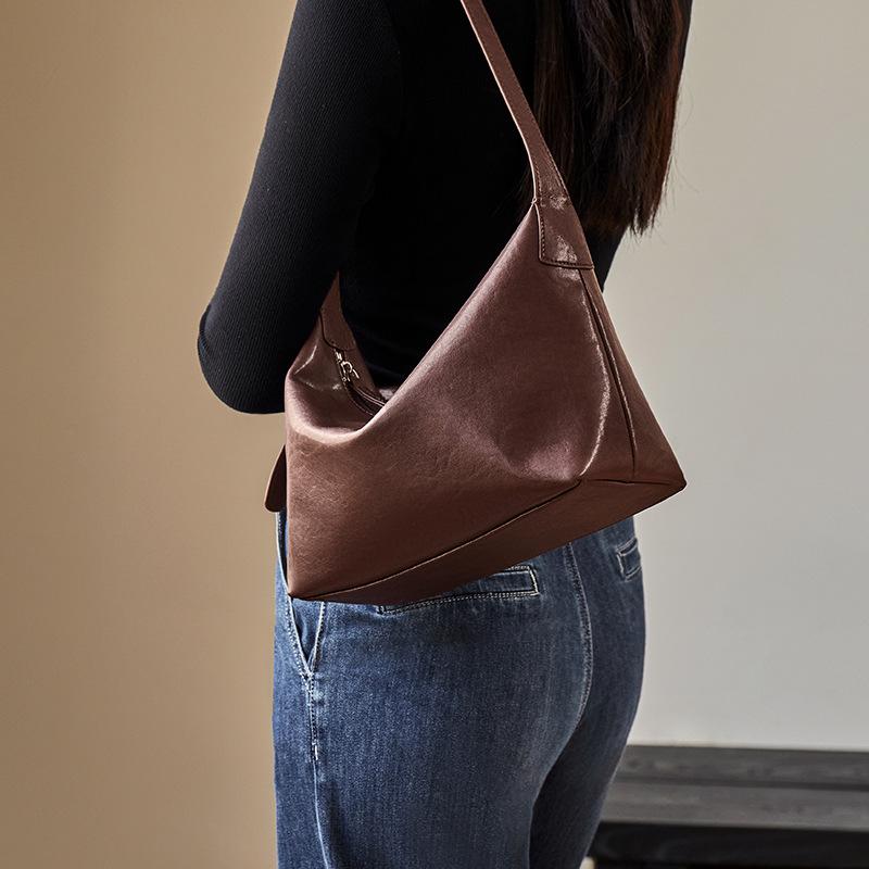 2025 Autumn Winter New Underarm Bag Vintage Genuine Leather High-end Feel Single Shoulder Bag Versatile Casual Commuter Crossbody Women's Bag