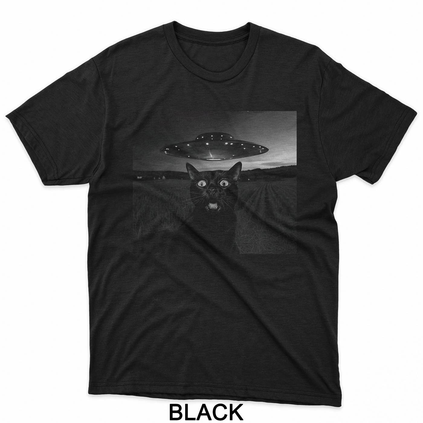 Cat Selfie With Alien UFO Funny Gifts For Men Women T-Shirt 2XL