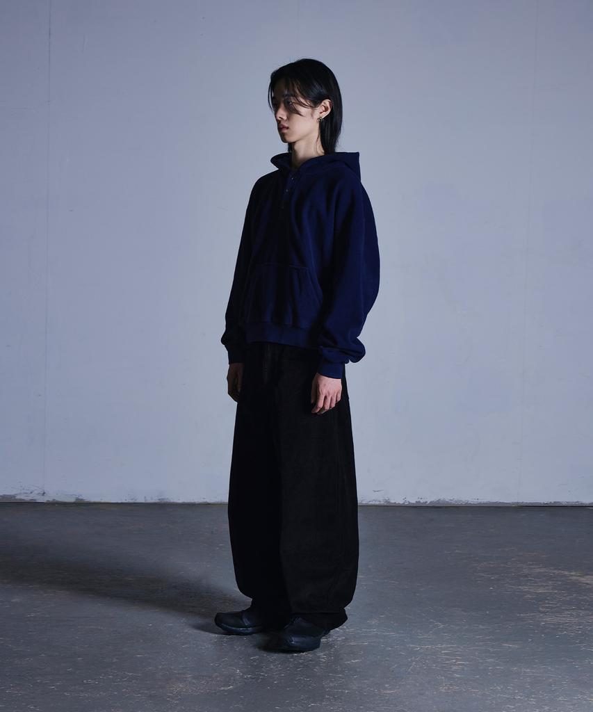 Seukeulaeteulpigsel Corduroy Front Pocket Curved Pants [Black]