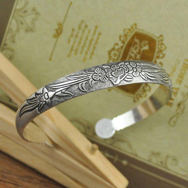 

New Retro Cuff Bracelets Tibetan Silver Metal Carving Fish Elephant Flower Bangles Vintage Gypsy Jewelry Female Gifts