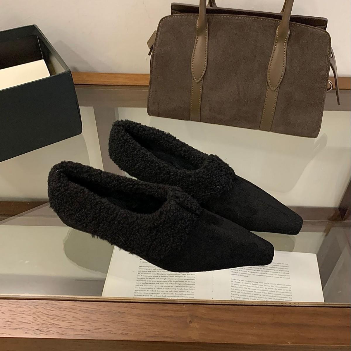 

2025 autumn and winter new small square head with Mao Mao commuting thick middle heel shallow mouth work women s single shoes 39 кофейный