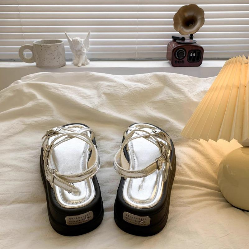 Versatile non-slip beach shoes women's summer new silver niche muffin platform open-toed sandals