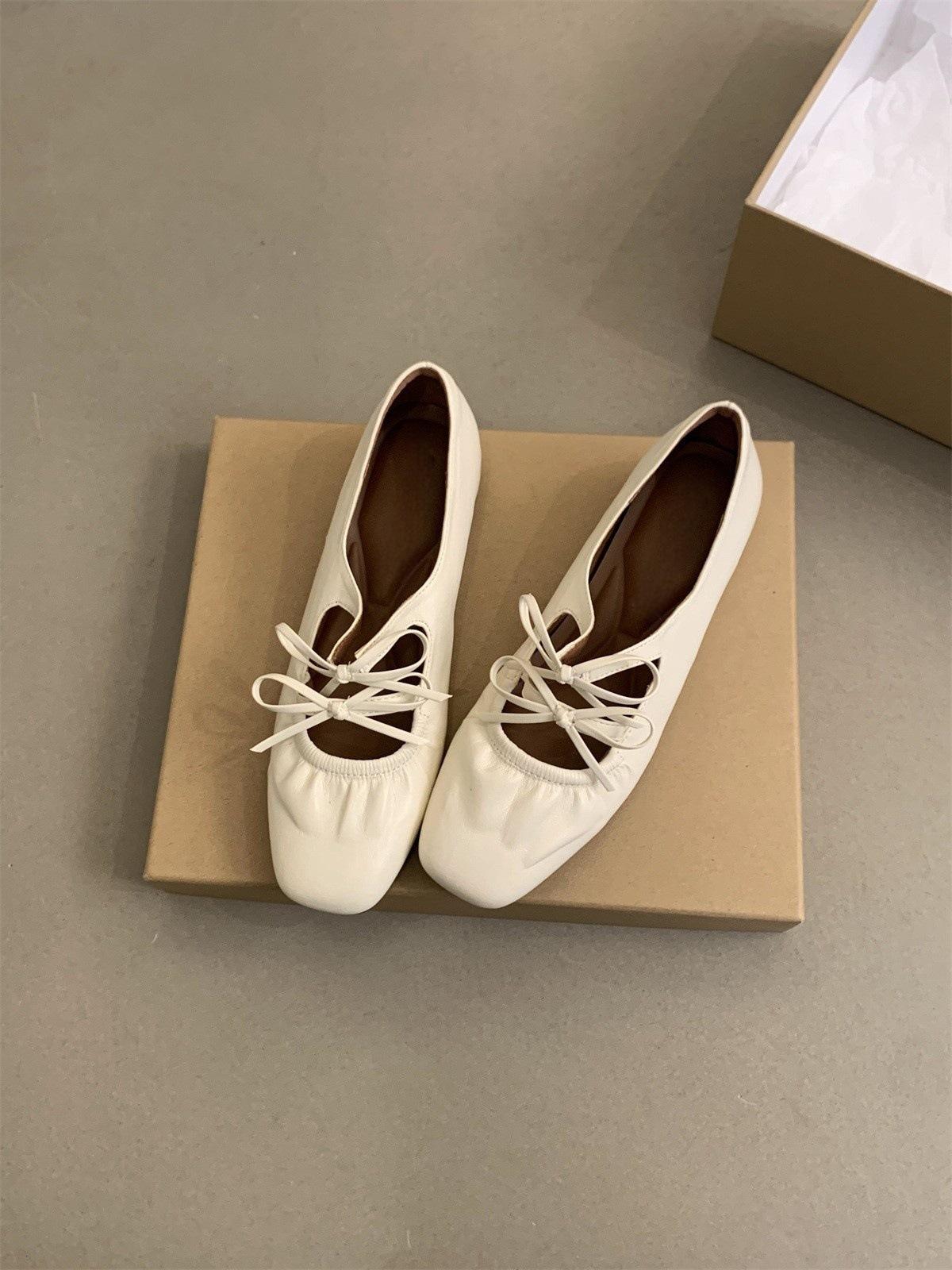 

Inner height increase silver single shoes female spring and autumn new French temperament gentle fairy wind evening thick-soled Mary Jane shoes 35