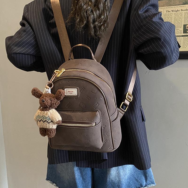 Casual Commuting Retro Large-capacity Bag Women's 2025 New Autumn and Winter Popular Embossed Backpack Schoolbag