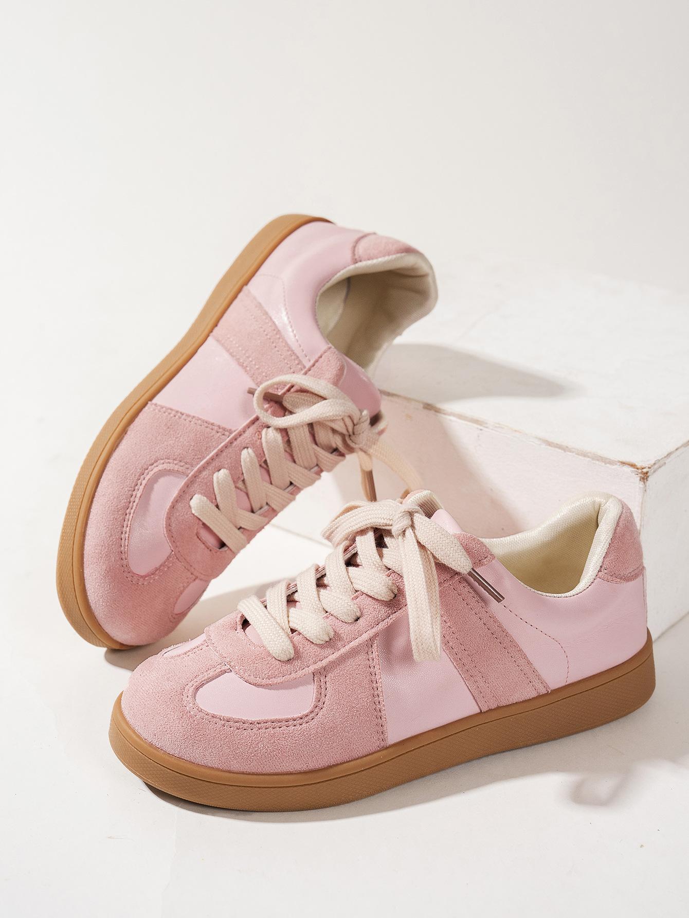 

Comfortable versatile German training shoes women s shoes 2025 summer new versatile little white shoes children s flat sports and leisure board shoes 42 розовый