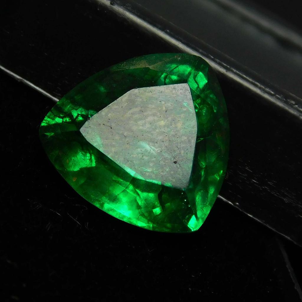 Natural Green Emerald Loose Gemstone 7 Ct Colombian Trillion Cut for Jewelry Making and Crafts