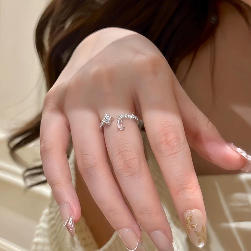 Trendy Exquisite 925 Silver Micro-inlay Zircon Four-leaf Clover Water Drop Tassel Opening Ring for Women Finger Jewelry