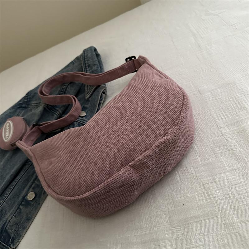 Corduroy bag women's large capacity 2025 new spring and summer leisure shoulder messenger cloth bag class commuter dumpling bag