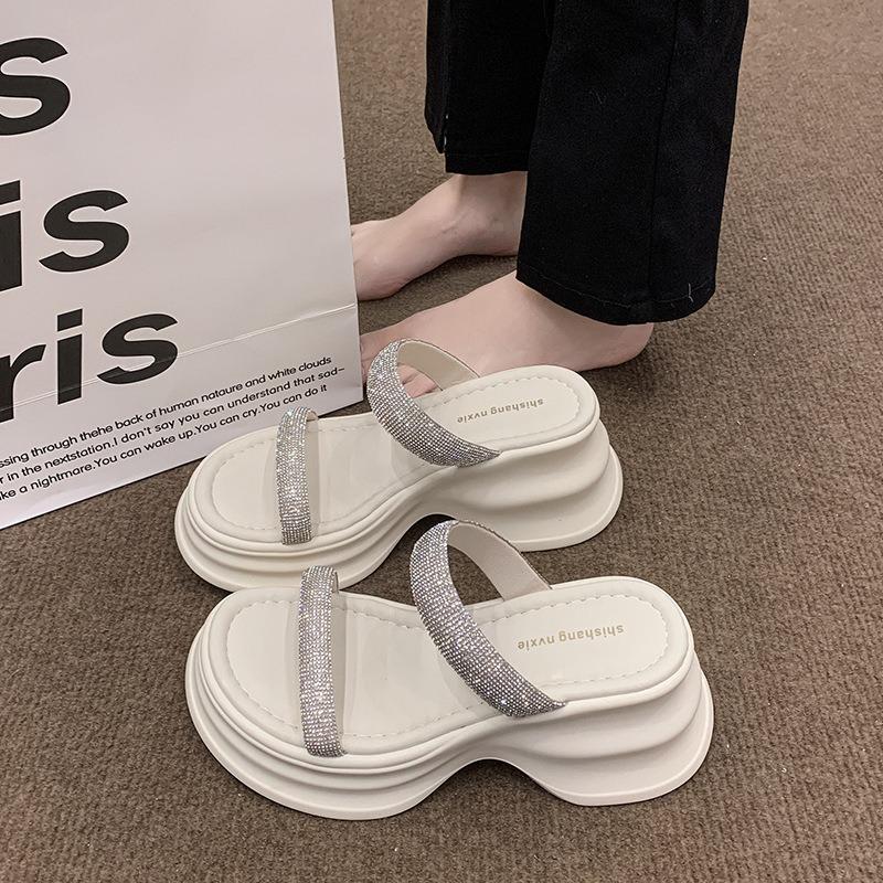 New thick-soled heightening cool slippers for women's summer outer wear, high-end matching skirt, seaside beach slippers for women