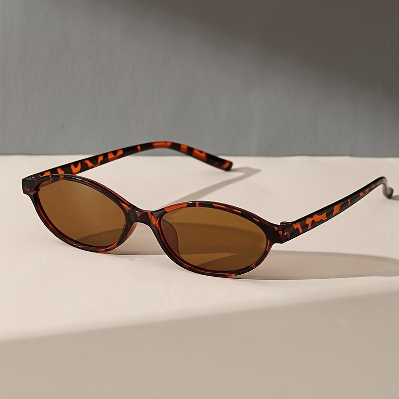 1 Pair of Women s Fashionable Oval Frame Glasses